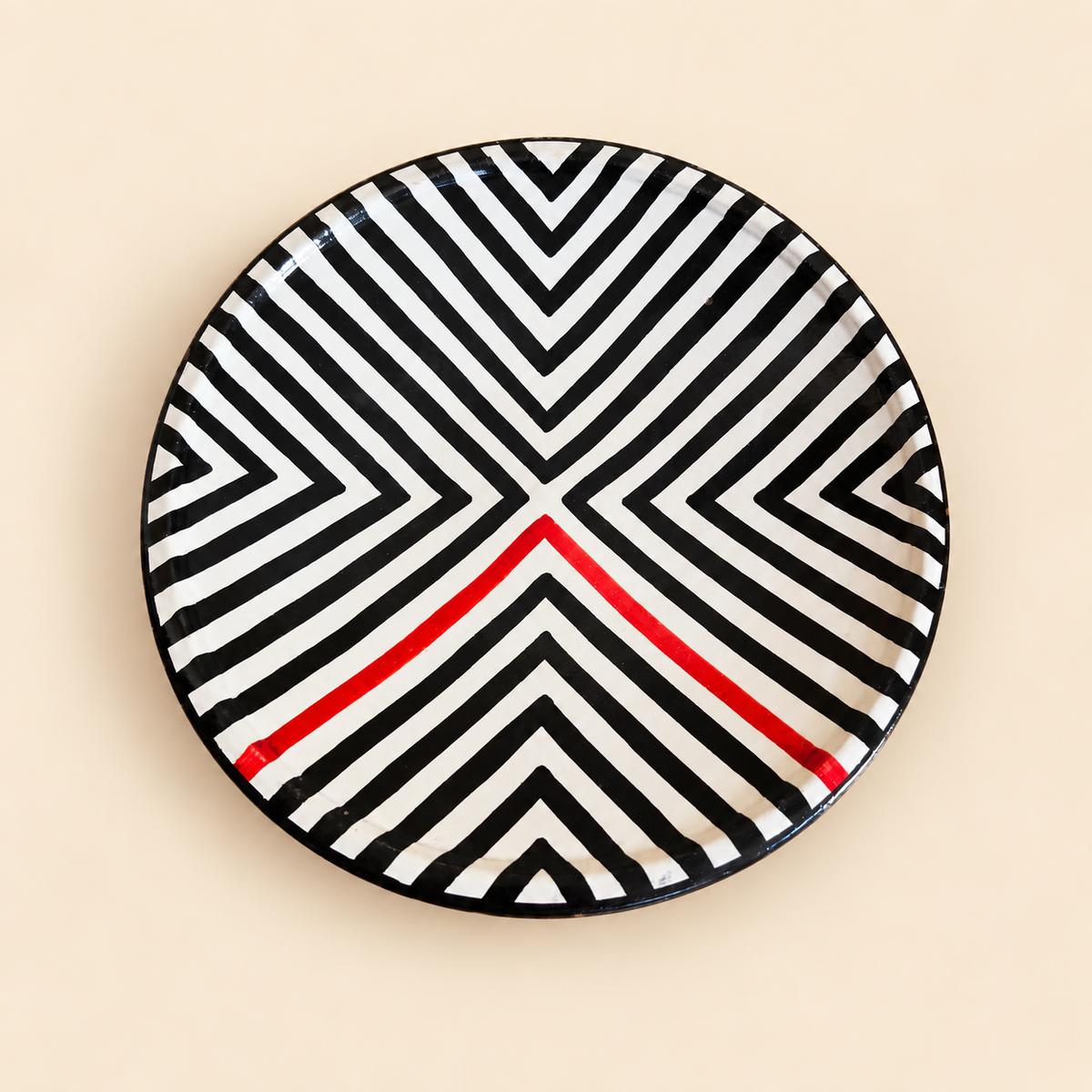 Black & Red Ceramic Plate — 25 cm